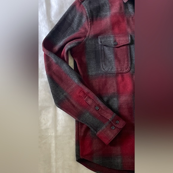 Holiday Ready! Express Men’s Red and Gray Plaid Shirt Jacket medium - Picture 3 of 9